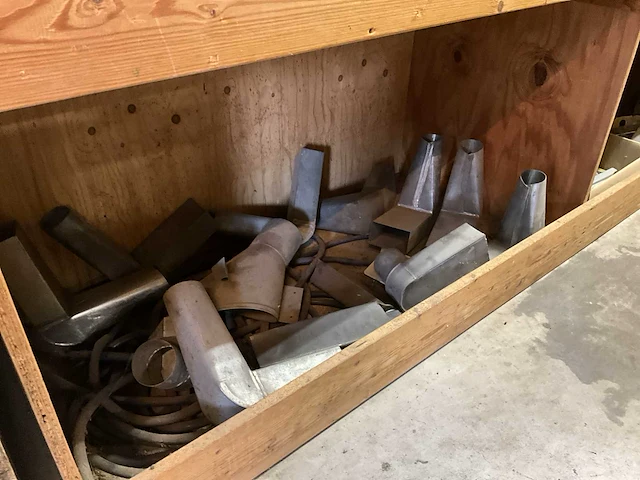 Partij zink en aluminium hwa onderdelen - afbeelding 7 van  13
