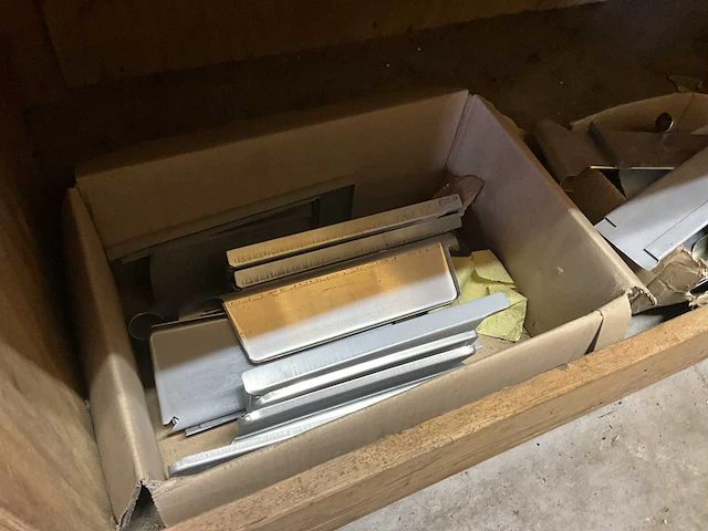Partij zink en aluminium hwa onderdelen - afbeelding 9 van  13
