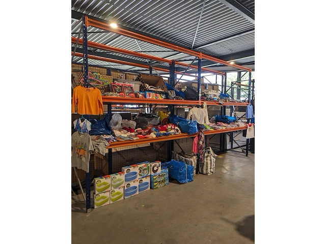 Partij zomer en winter kinderkleding en toebehoren, o.a. hello kitty, disney, amber - afbeelding 10 van  109