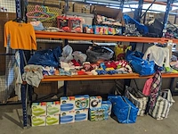 Partij zomer en winter kinderkleding en toebehoren, o.a. hello kitty, disney, amber - afbeelding 11 van  109
