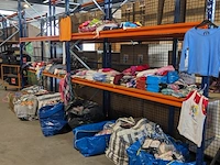 Partij zomer en winter kinderkleding en toebehoren, o.a. hello kitty, disney, amber - afbeelding 1 van  109