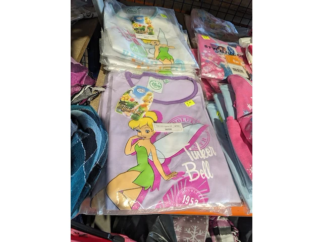 Partij zomer en winter kinderkleding en toebehoren, o.a. hello kitty, disney, amber - afbeelding 32 van  109