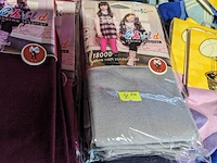 Partij zomer en winter kinderkleding en toebehoren, o.a. hello kitty, disney, amber - afbeelding 47 van  109