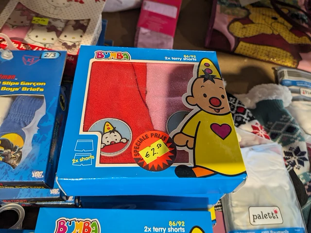 Partij zomer en winter kinderkleding en toebehoren, o.a. hello kitty, disney, amber - afbeelding 51 van  109