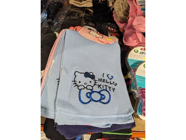 Partij zomer en winter kinderkleding en toebehoren, o.a. hello kitty, disney, amber - afbeelding 57 van  109