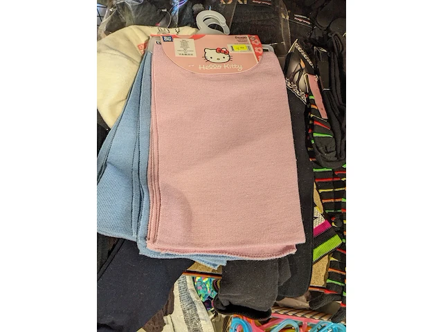 Partij zomer en winter kinderkleding en toebehoren, o.a. hello kitty, disney, amber - afbeelding 55 van  109