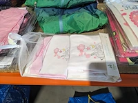 Partij zomer en winter kinderkleding en toebehoren, o.a. hello kitty, disney, amber - afbeelding 97 van  109