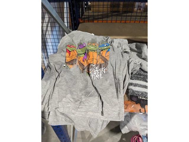 Partij zomer en winter kinderkleding en toebehoren, o.a. hello kitty, disney, amber - afbeelding 98 van  109