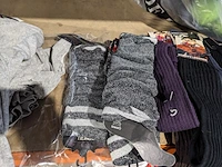 Partij zomer en winter kinderkleding en toebehoren, o.a. hello kitty, disney, amber - afbeelding 101 van  109