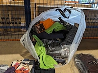 Partij zomer en winter kinderkleding en toebehoren, o.a. hello kitty, disney, amber - afbeelding 103 van  109