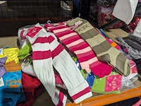 Partij zomer en winter kinderkleding en toebehoren, o.a. hello kitty, disney, amber - afbeelding 106 van  109