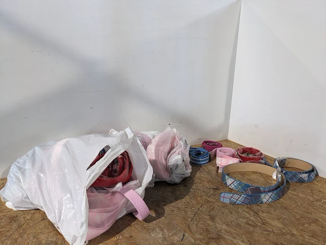 Partij zomer en winter kinderkleding en toebehoren, o.a. hello kitty, disney, amber - afbeelding 108 van  109