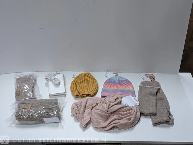 Partij zomer/winterkleding - afbeelding 1 van  15