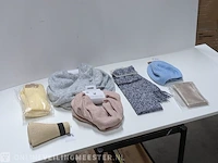 Partij zomer/winterkleding - afbeelding 1 van  12