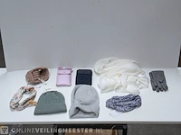 Partij zomer/winterkleding - afbeelding 1 van  20