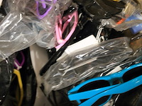 Partij zonnebrillen mix geleverd 50 stuks ds 66 - afbeelding 7 van  9