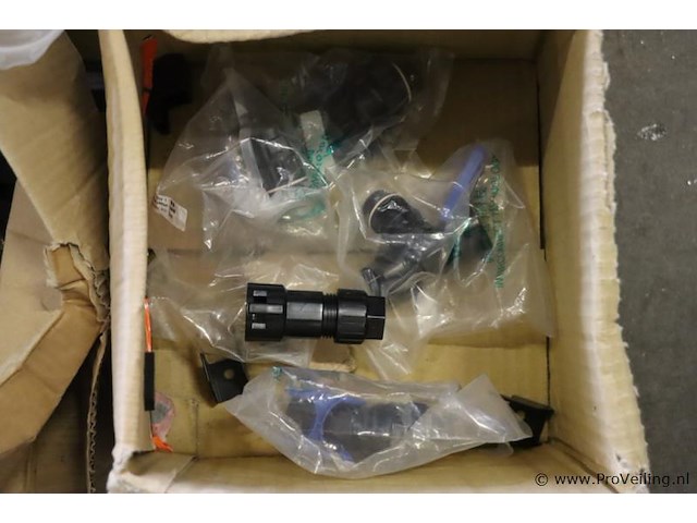 Partij zonnenpaneel-onderdelen - afbeelding 10 van  13