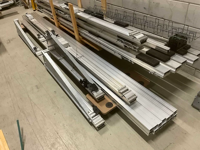 Partij zonnepaneel montagematerialen - afbeelding 3 van  11