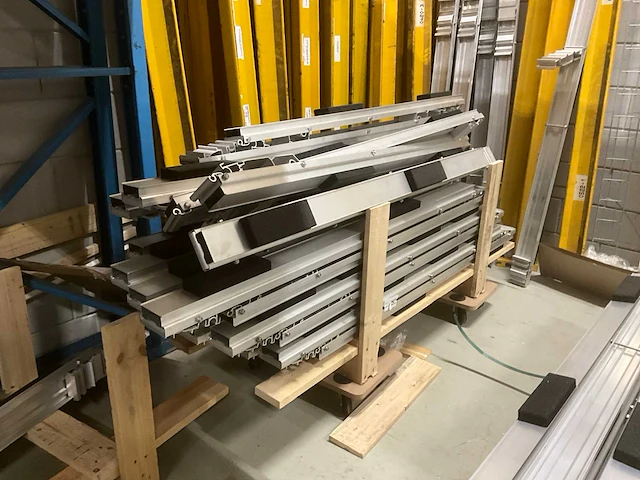 Partij zonnepaneel montagematerialen - afbeelding 6 van  11