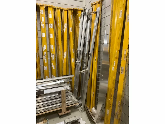 Partij zonnepaneel montagematerialen - afbeelding 11 van  11