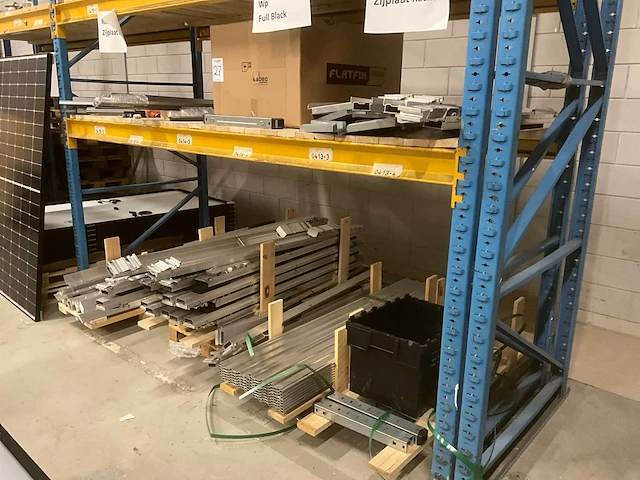 Partij zonnepaneel montagematerialen - afbeelding 4 van  17