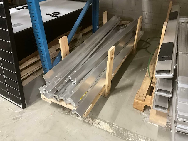 Partij zonnepaneel montagematerialen - afbeelding 7 van  17