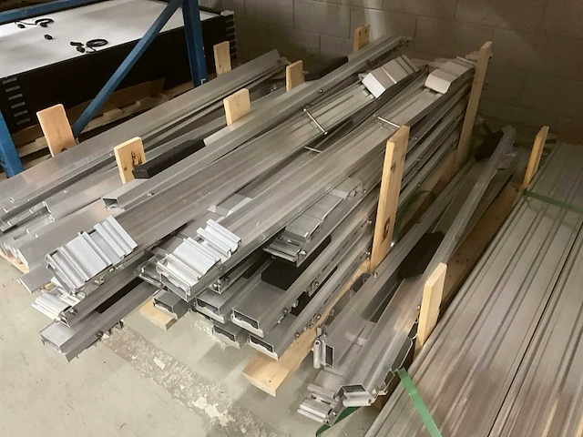 Partij zonnepaneel montagematerialen - afbeelding 8 van  17