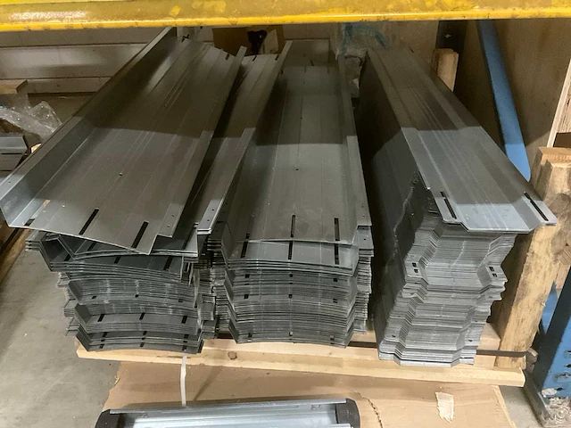Partij zonnepaneel montagematerialen - afbeelding 10 van  17