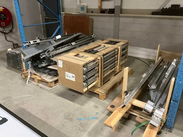 Partij zonnepaneel montagematerialen - afbeelding 14 van  17
