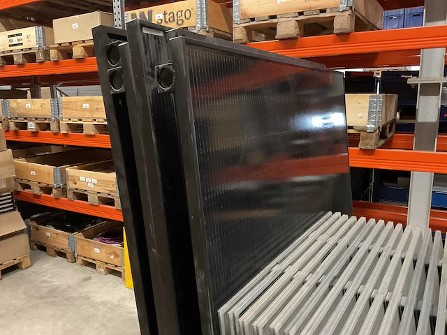 Partij zonnepanelen, 29 stuks - afbeelding 4 van  6