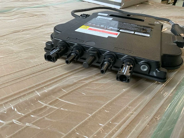 Partij zonnepanelen met inverters - afbeelding 9 van  11
