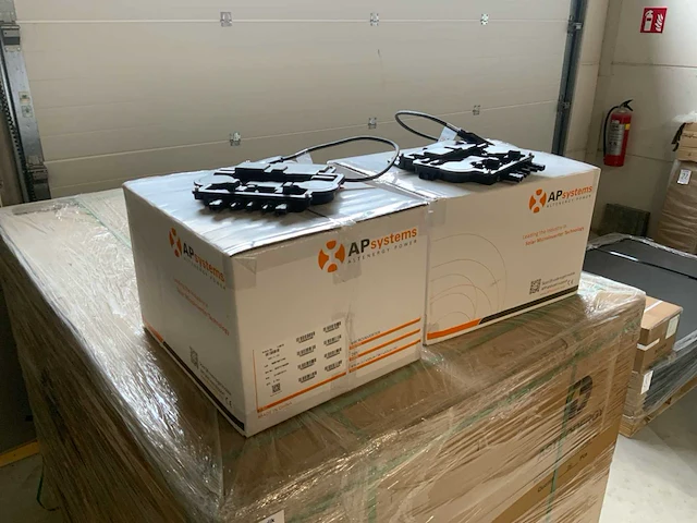 Partij zonnepanelen met inverters - afbeelding 11 van  11