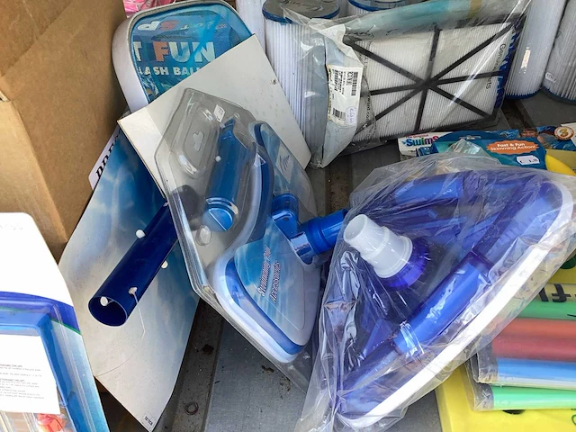 Partij zwem accessoires, onderdelen en toebehoren - afbeelding 20 van  53
