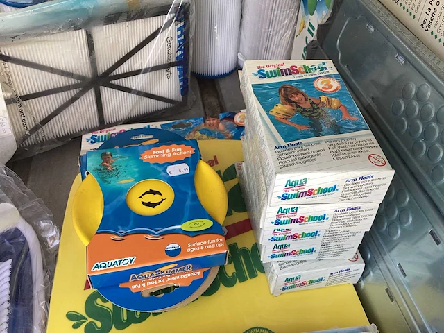 Partij zwem accessoires, onderdelen en toebehoren - afbeelding 21 van  53