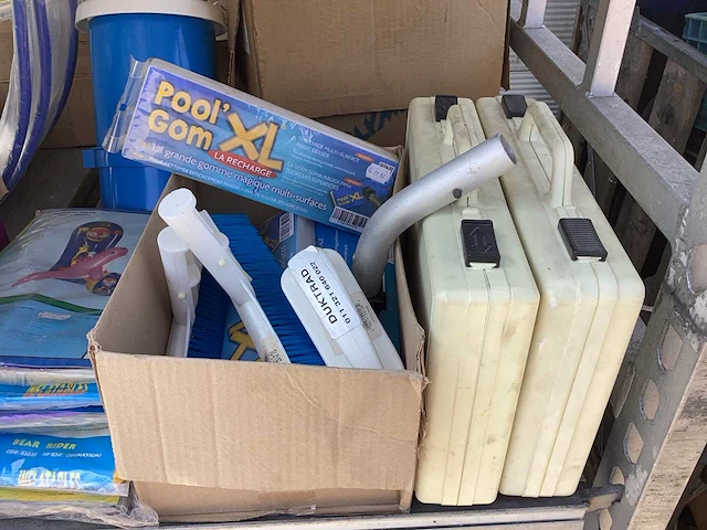 Partij zwem accessoires, onderdelen en toebehoren - afbeelding 26 van  53