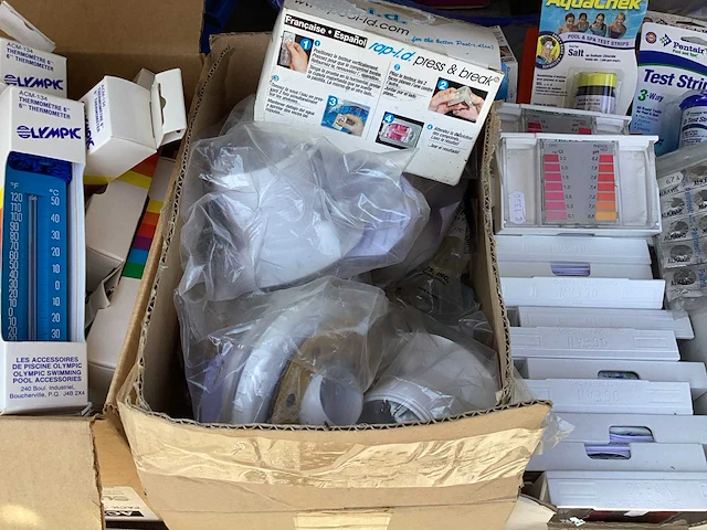 Partij zwem accessoires, onderdelen en toebehoren - afbeelding 42 van  53