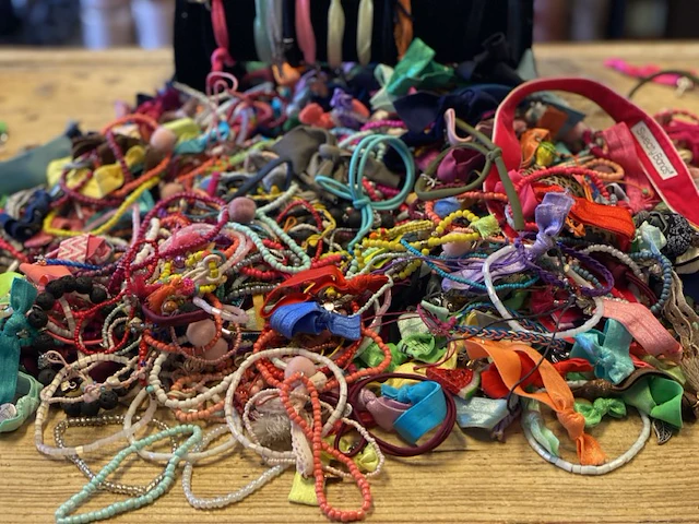 Party div. armbandjes incl. display - afbeelding 1 van  9