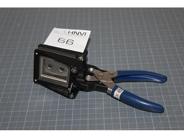 Pasfotoknipper 35 x 45 mm. - afbeelding 1 van  2