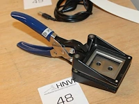 Pasfotokniptang. - afbeelding 1 van  2