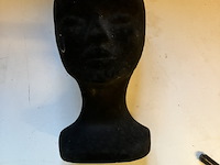 Pashoofd voor sieraden of mutsen en shawls - afbeelding 1 van  5