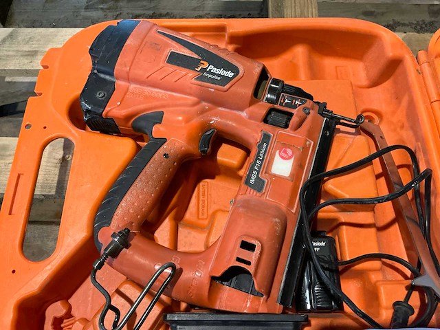 Paslode im65 f16 lithium tacker - afbeelding 3 van  5