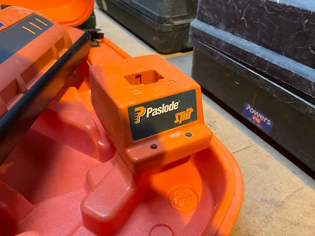 Paslode im90 tacker - afbeelding 4 van  5