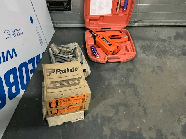 Paslode impulse tacker - afbeelding 1 van  4