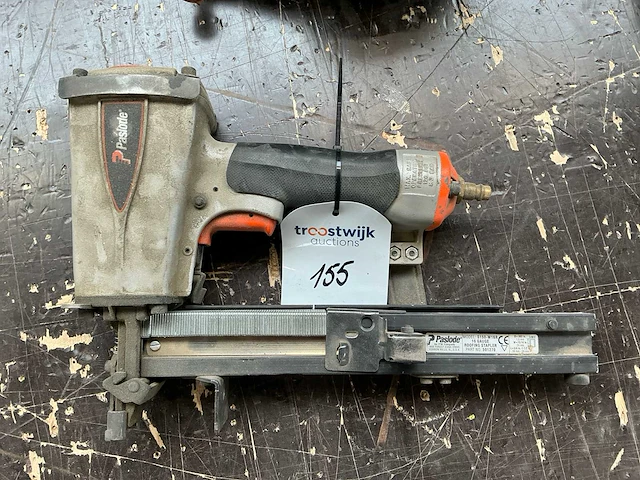 Paslode s150-w16r pneumatische tacker - afbeelding 1 van  4
