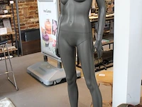 Paspop op metalen plaat, hoogte 170 cm. - afbeelding 2 van  2
