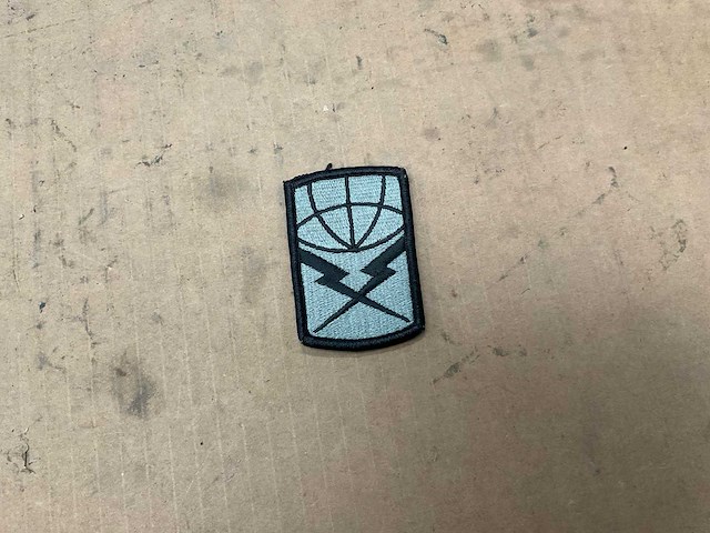 Patch with fastener (680x) - afbeelding 1 van  6