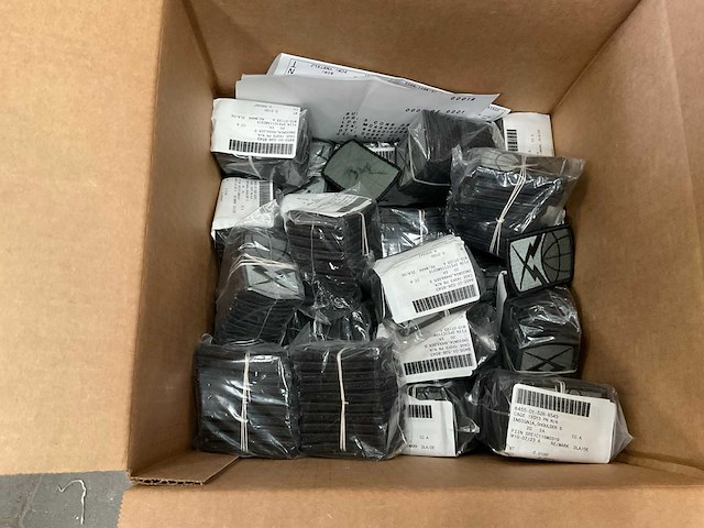 Patch with fastener (680x) - afbeelding 4 van  6