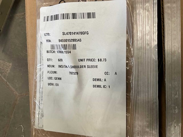 Patch with fastener (680x) - afbeelding 6 van  6