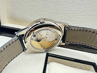 Patek philippe 5369g-017 | annual calendar blue dial | 07-2024 - afbeelding 2 van  16