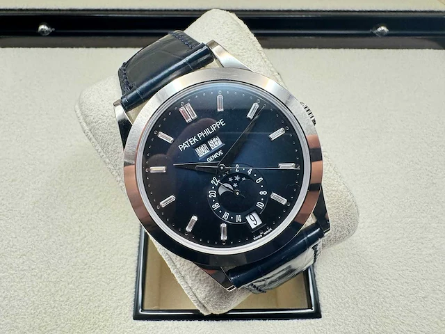 Patek philippe 5369g-017 | annual calendar blue dial | 07-2024 - afbeelding 1 van  16